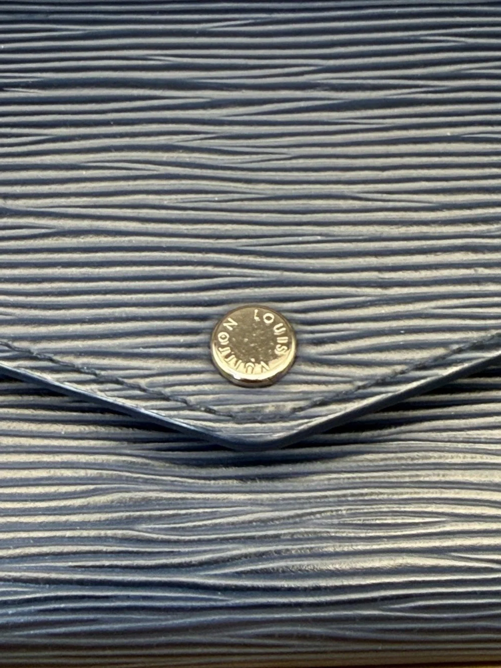 Louis Vuitton Epi Sarah Wallet Navy💙 with box dust bag, NIB‎